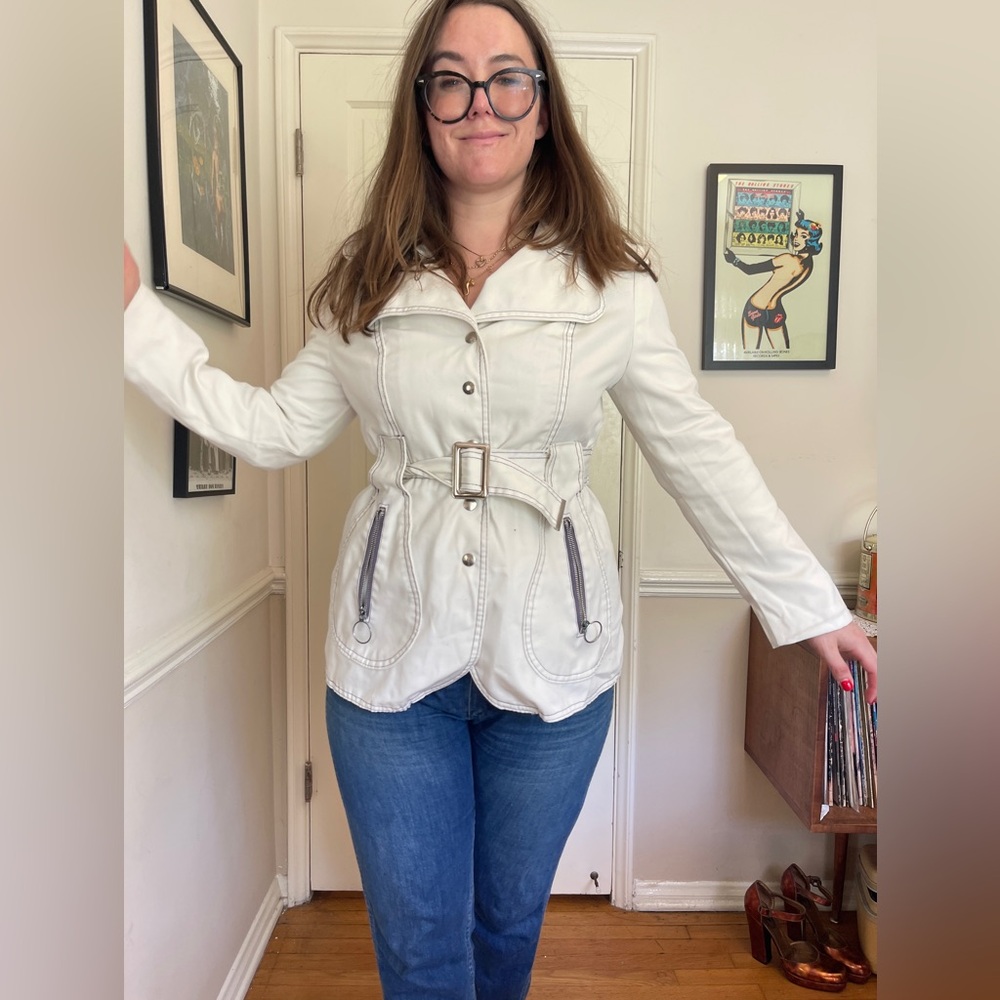 70s Vintage White Belted Jacket - Picture 2 of 8